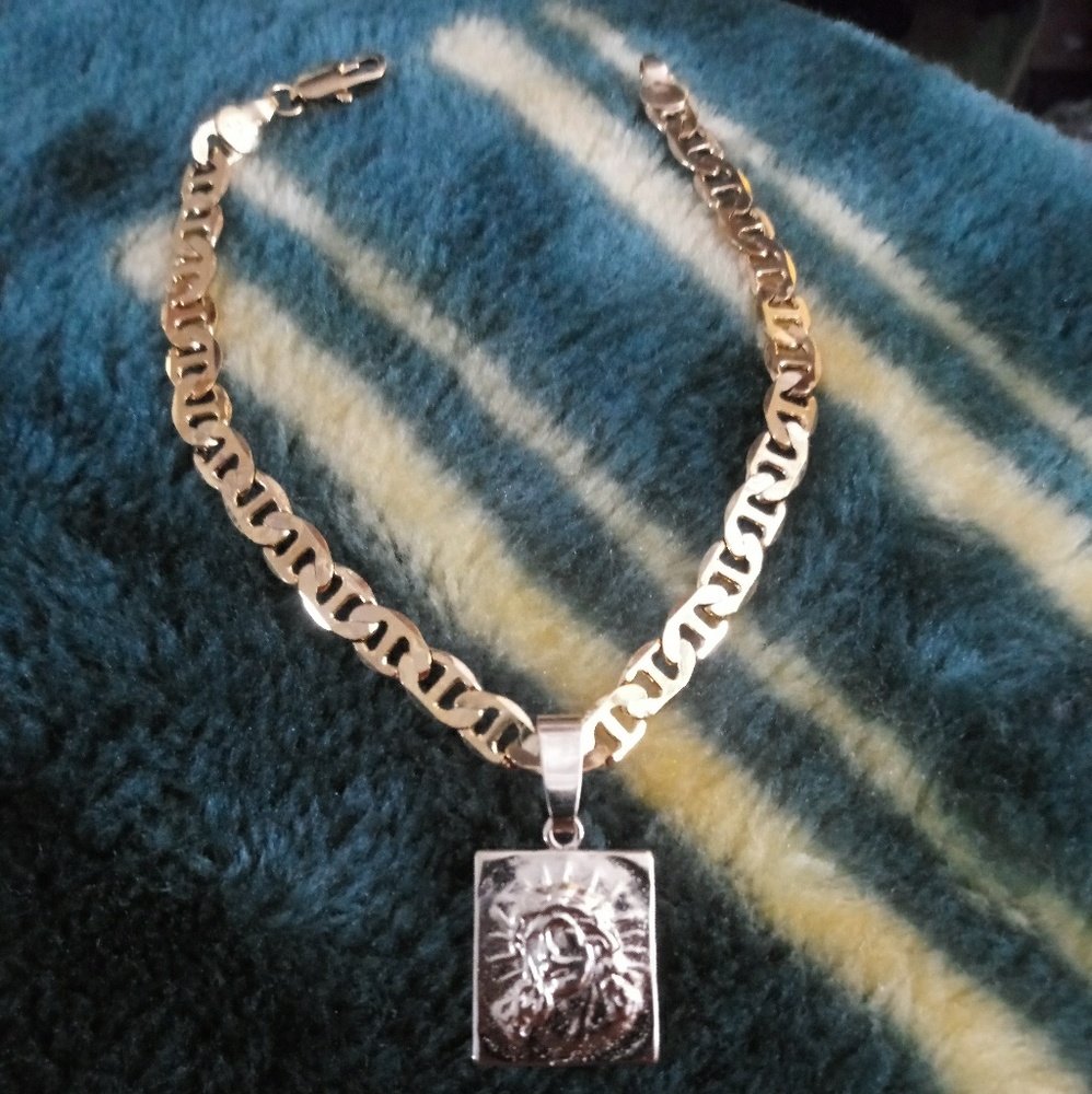 Beautiful bracelet with Jesus pendant